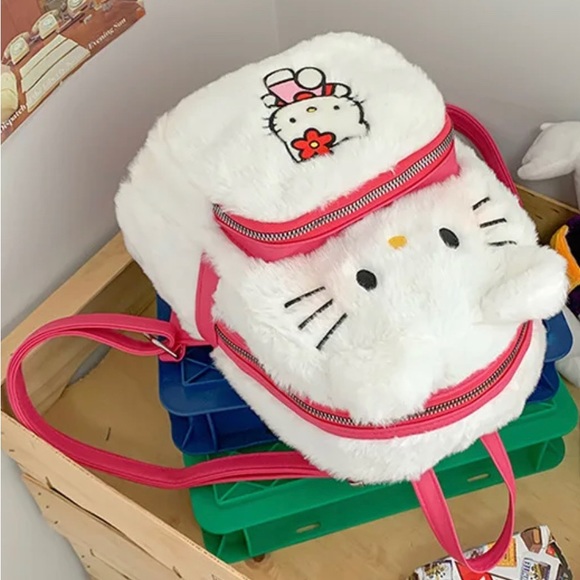 Hello Kitty Backpack - Picture 2 of 5